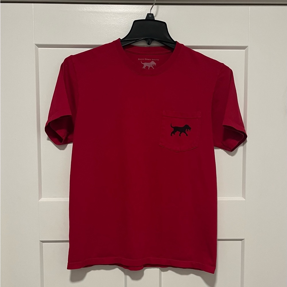 Preowned Women’s Small Red Black Back Down South Short Sleeve Shirt Hunting Dog